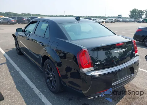 2019 Chrysler 300 Touring Awd z USA, uszkodzony, nr VIN 2C3CCARG5KH700982